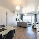شقة By The Sea With Stunning Terraces بلانكنبرخ