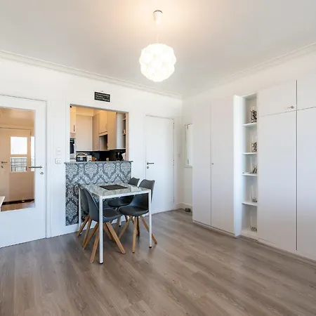 アパート By The Sea With Stunning Terraces *